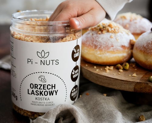 Orzechy laskowe blanszowane prażone kostka
